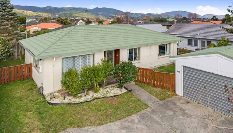 33 Rosewood Place, Paraparaumu