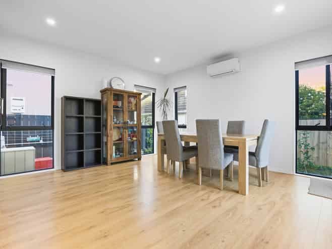 9A Penguin Drive, Murrays Bay