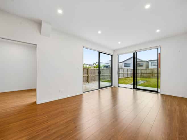25 Coast Garden Drive, Hobsonville