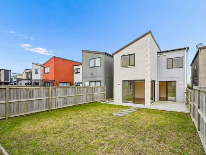 25 Coast Garden Drive, Hobsonville