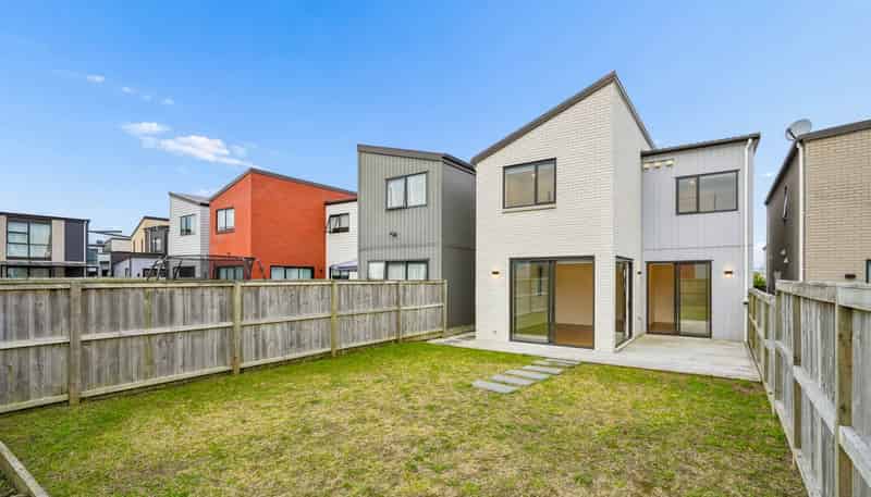 25 Coast Garden Drive, Hobsonville