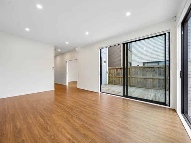 25 Coast Garden Drive, Hobsonville