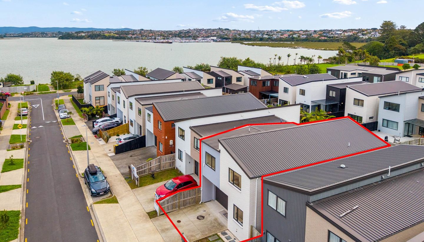25 Coast Garden Drive, Hobsonville, Waitakere City, Auckland