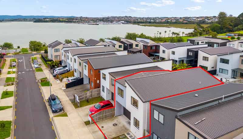 25 Coast Garden Drive, Hobsonville