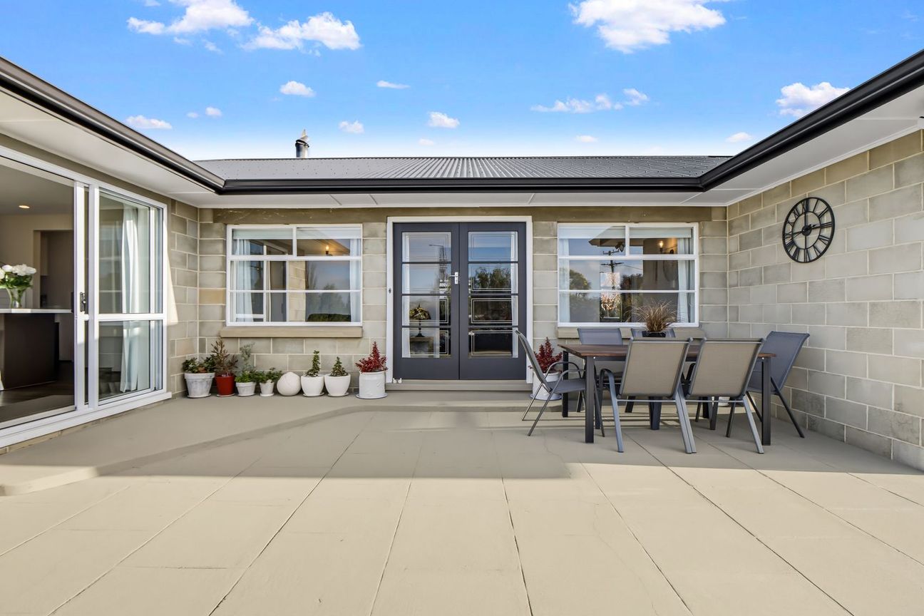 Immaculate Modernised Gem in Amberley - Mehr