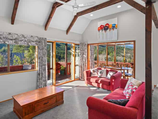 90 Chalet Crescent, Hanmer Springs
