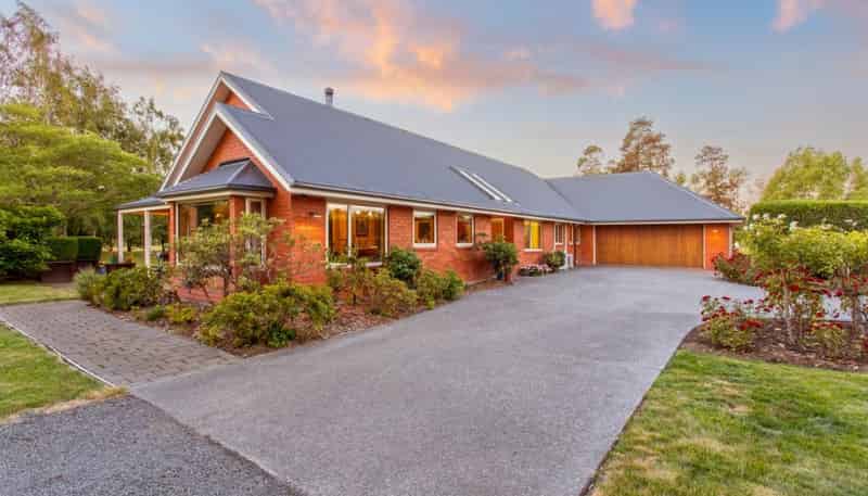 1049 Two Chain Road, Swannanoa