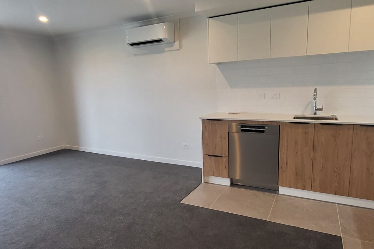 303/32 Shortfin Place, Flat Bush, Auckland - Vista 5