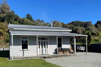 3 Simpson Street, Ross