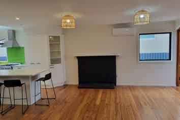 23 The Esplanade, Eastern Beach