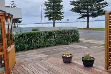 23 The Esplanade, Eastern Beach
