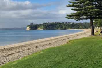 23 The Esplanade, Eastern Beach