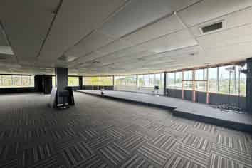 Tidy Lincoln Road Office Space