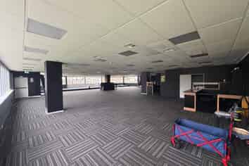 Tidy Lincoln Road Office Space