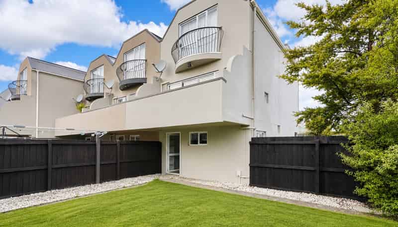 1/102 Wainui Street, Riccarton