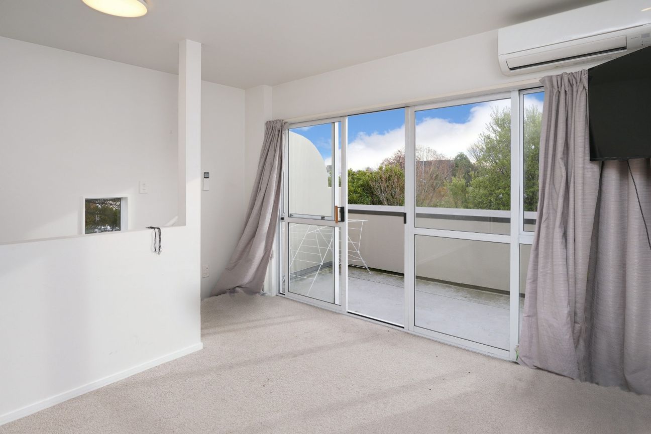 Modern Three-Storey Townhouse in Prime Riccarton Location - Widok 4