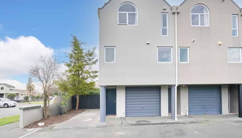 1/102 Wainui Street, Riccarton