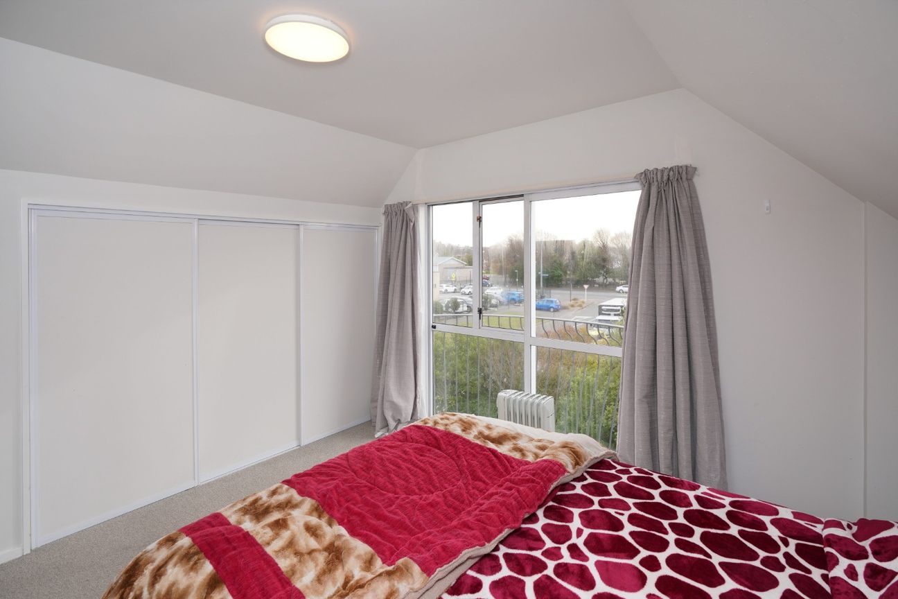 Modern Three-Storey Townhouse in Prime Riccarton Location - Widok 6