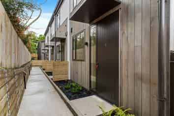 2/37 Upland Road, Remuera