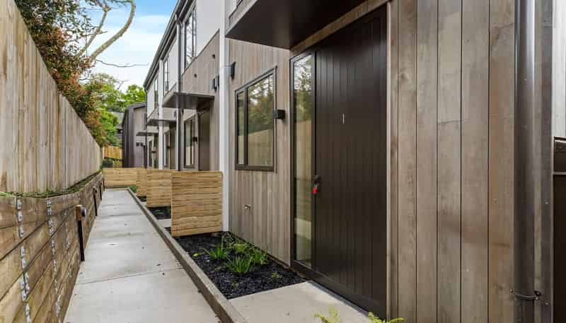 2/37 Upland Road, Remuera