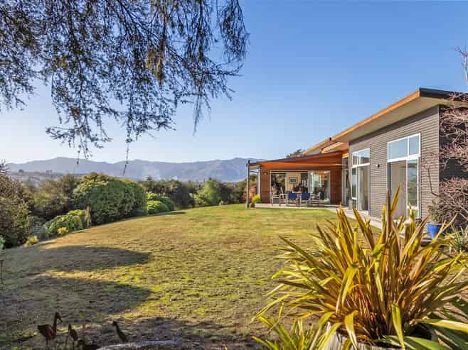 15 Kanuka Rise, Albert Town