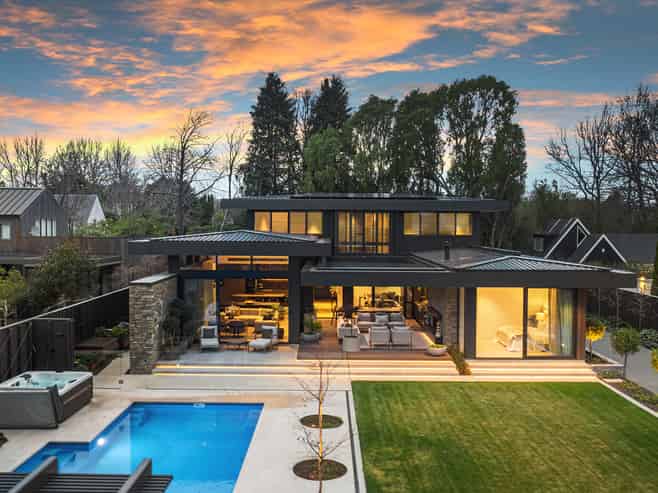 24 Holmwood Road, Merivale