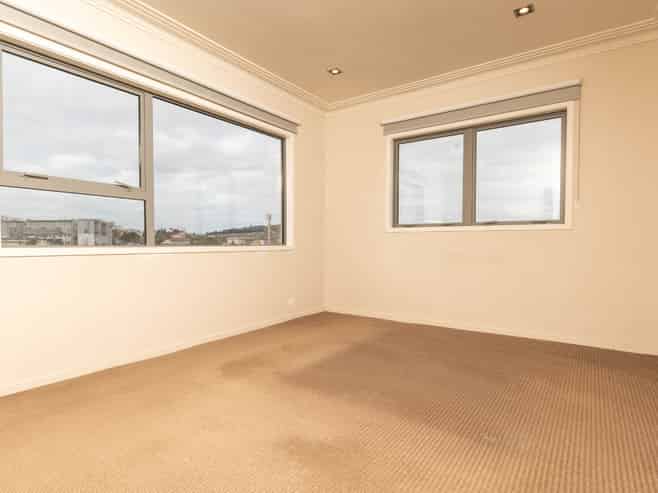 11/8 Western Springs Road, Morningside
