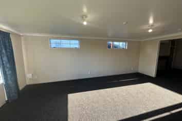 704 Riverslea Road South, Akina