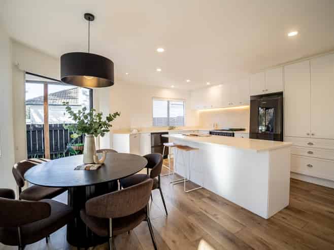 10C Tipene Place, Meadowbank