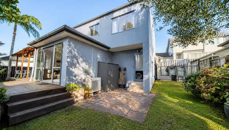 10C Tipene Place, Meadowbank