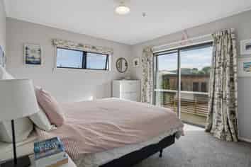 3 Barrett Drive, Waikanae Beach