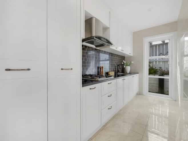 16 Evelina Lane, Flat Bush