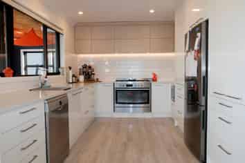 24 Francis Rd, Paraparaumu Beach