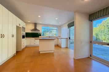 20 Bond Crescent, Forrest Hill