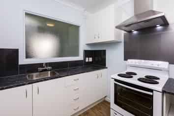 2/4 Granville Street, Silverstream