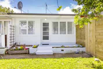 2/4 Granville Street, Silverstream