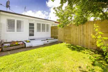 2/4 Granville Street, Silverstream