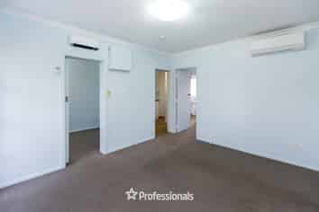 2/4 Granville Street, Silverstream