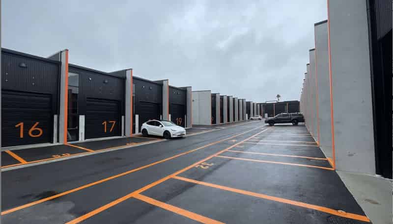 15/90a Hobsonville Road, Hobsonville