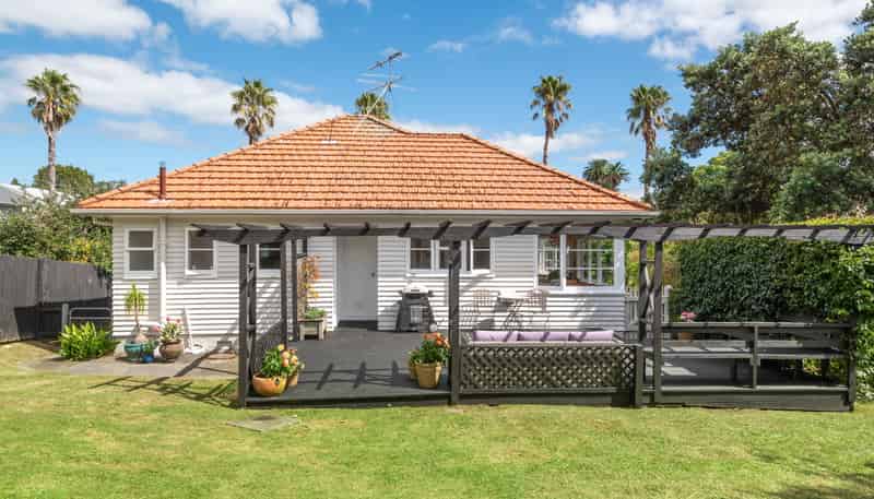 18 Cautley Street, Devonport