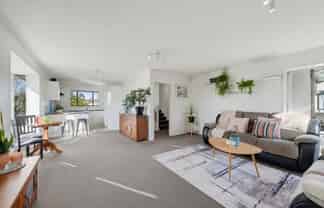 15 Lowry Avenue, Redwood