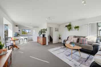 15 Lowry Avenue, Redwood