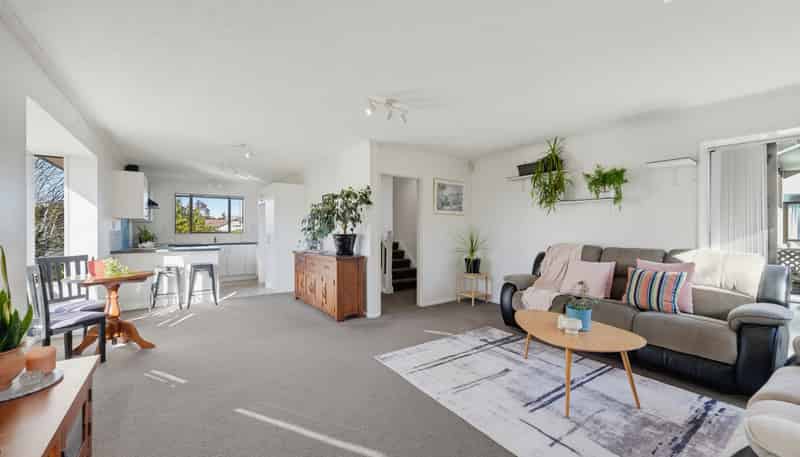 15 Lowry Avenue, Redwood