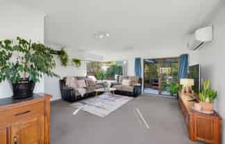 15 Lowry Avenue, Redwood