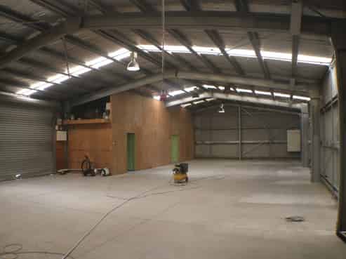 WAREHOUSE & SMART OFFICE - KAIRANGA