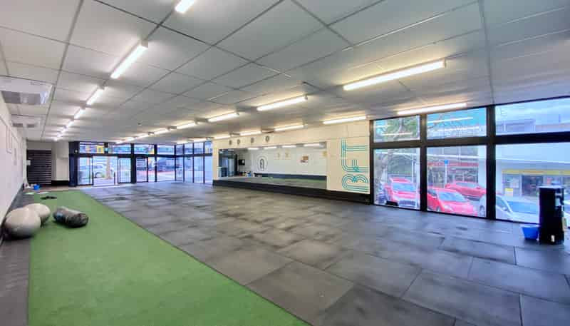 188 West Coast Rd, Glen Eden