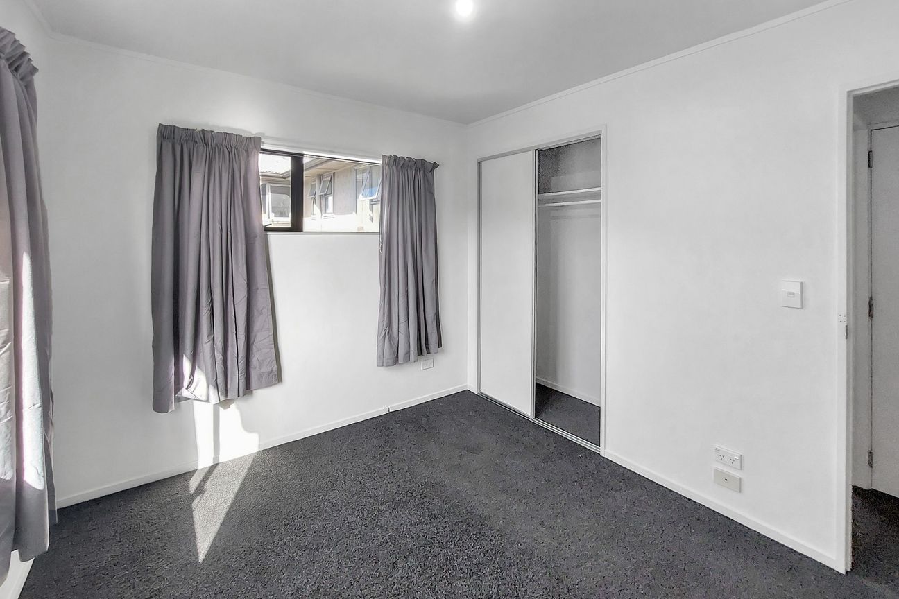 5A Macky Avenue, Mangere East - Meer