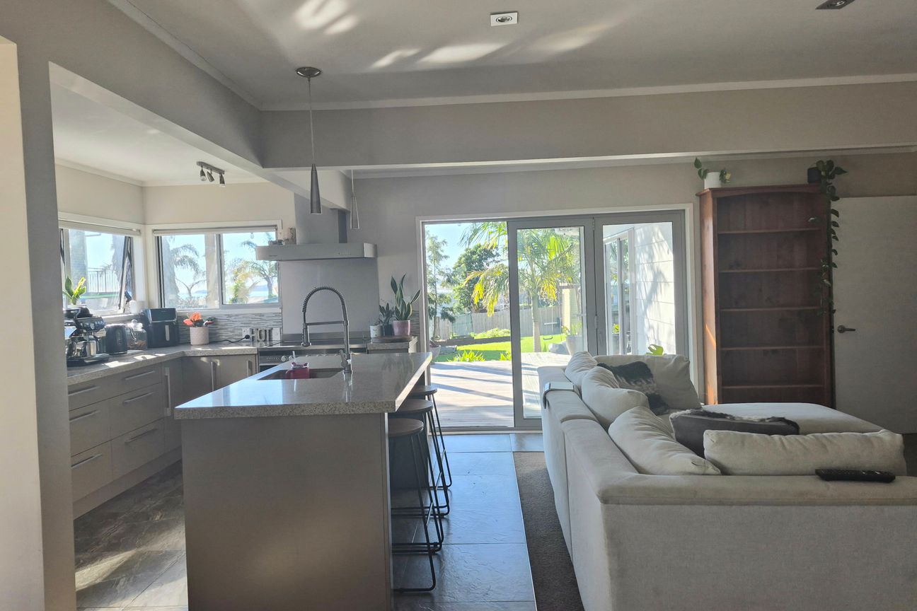 Family Home, Original Beachlands - Widok 5