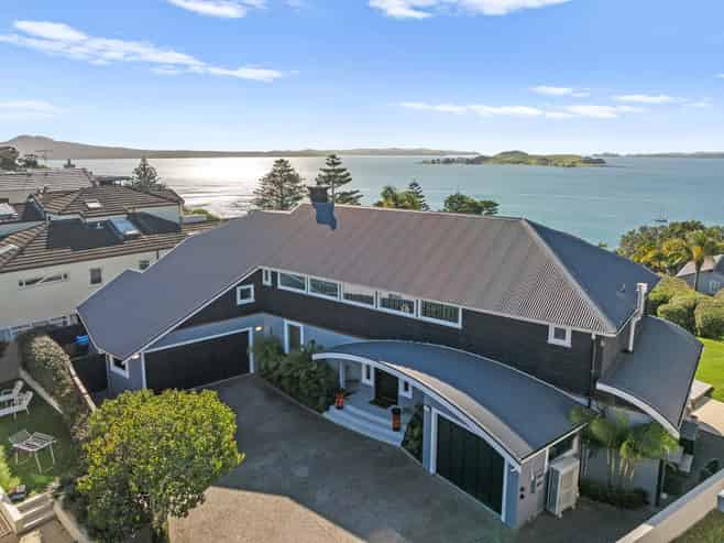 577 Riddell Road, Glendowie