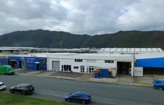 Drive-through industrial on Port Road